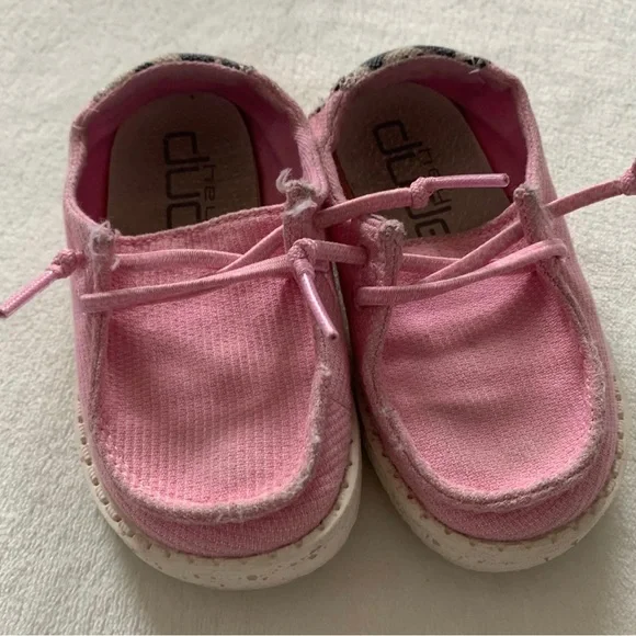 2 PAIR WENDY HEY DUDE SHOES SUPER ADORABLE COLLECTION. - Picture 4 of 6